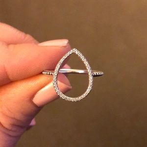 Pandora Teardrop Silhouette Bling Ring 💍